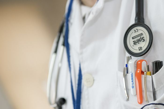 Médico (Foto: Pixabay)