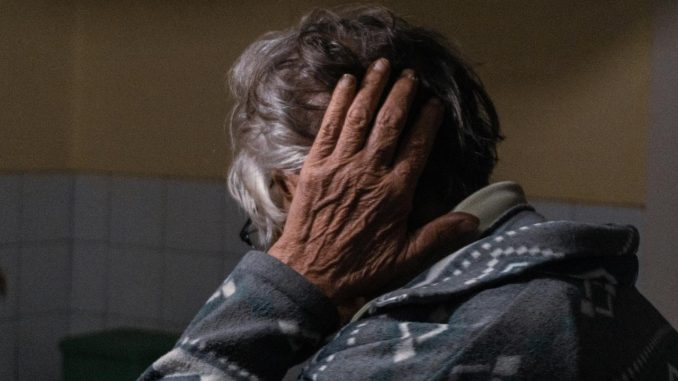 ictus dolor cabeza anciana